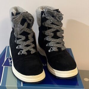 White Mountain Black and Gray Winter Boots